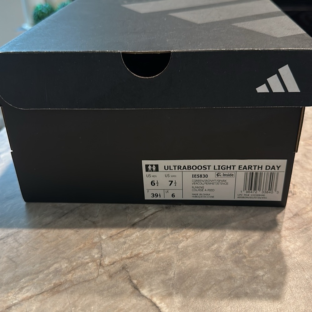 Adidas Ultraboost Green and Yellow Running Shoes - Picture 2 of 3